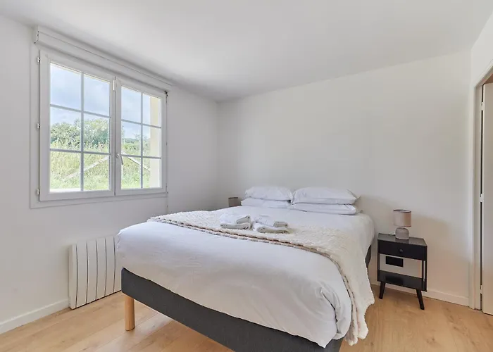 Les Iris * Surville (Calvados)